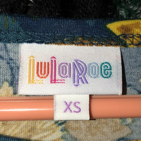 Xs Lularoe Irma with sunflowers - Picture 3 of 4